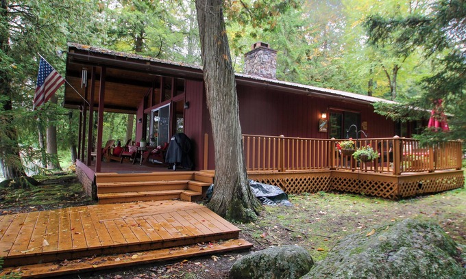 Eagle Bay House | Gibbs Cottage