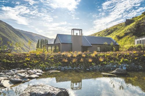Gibbston Hotel | Gibbston Valley Lodge and Spa