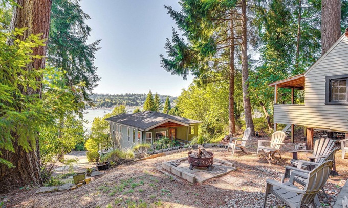 Gig Harbor House | Gig Harbor Home: Large Deck, Outdoor Dining Area