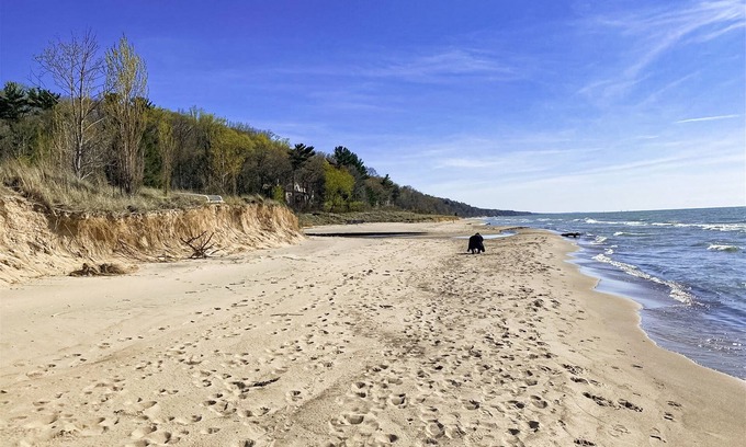 Shorewood-Tower Hills-Harbert House | Gigantic lakefront home with private hot tub, washer/dryer, AC, deck, & firepit