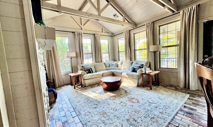 Grove House | Gilead Grand Lakefront Family Retreat!
