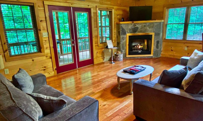 Lake Lure Cabin | Gillford Cottage - Creek, Private, Lake Access!