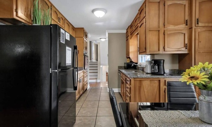 Madison House | Gilmore Retro Pad