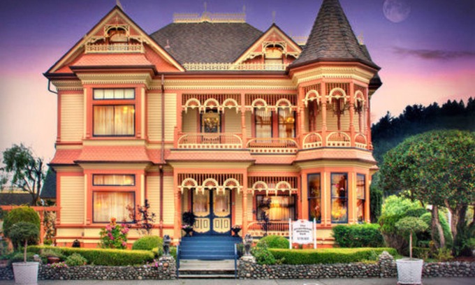 Ferndale Bed & Breakfast | Gingerbread Mansion Inn