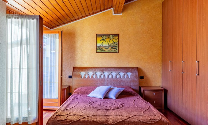 Corrido House | Girasole by Interhome