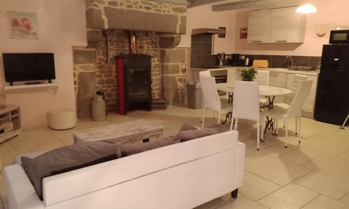 Bacilly Cottage | Gite Bacilly, 3 bedrooms, 6 persons