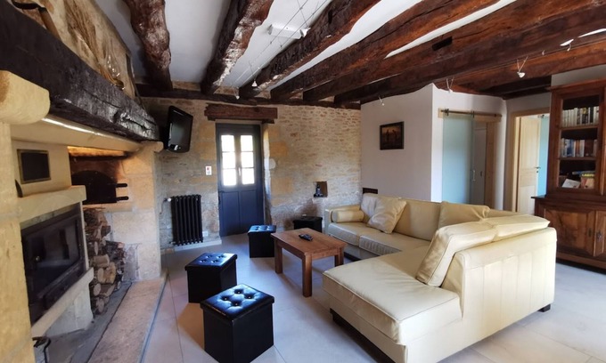 Saint-Amand-de-Coly Cottage | Gite Coly-Saint-Amand, 4 bedrooms, 8 persons
