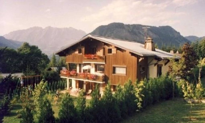 Notre-Dame-de-Bellecombe Ski Chalet | Gite de France classified * in chalet Savoyard, with view, AT THE FOOT OF THE TRACKS