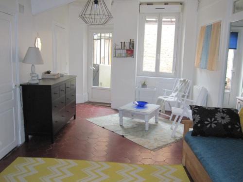 Tournus Apartment | Gite de la Madeleine 80 m2