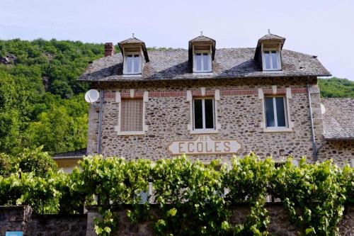 Laval-sur-Luzege House | Gite