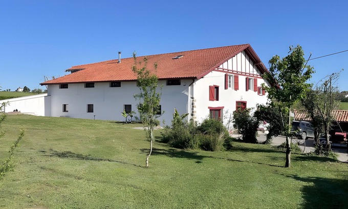 Beguios House | Gîte 'Gite Goitiaya' with Private Terrace, Wi-Fi and Air Conditioning