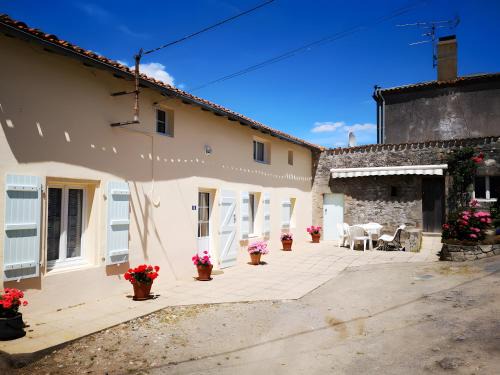 Les Herbiers House | Gite La Marguerite À La Campagne