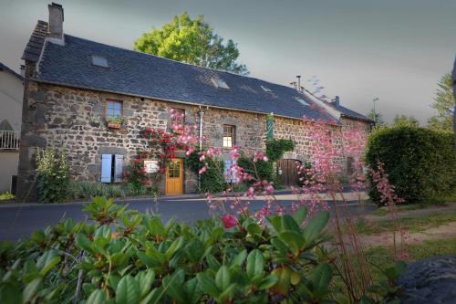 Ceyssat House | Gite La Voie Romaine