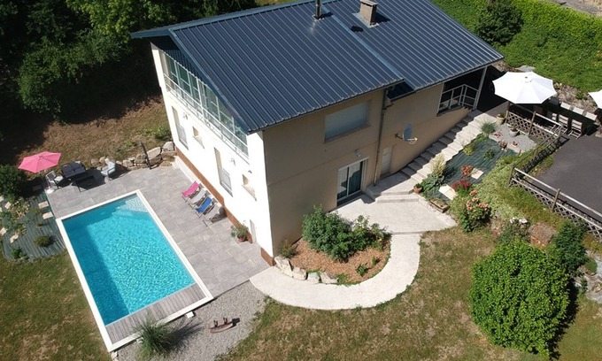 Lacapelle-Viescamp Cottage | Gite Lacapelle-Viescamp, 4 bedrooms, 8 persons