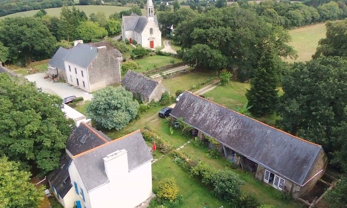 Rosporden House | Gite Mell, Family home between land and sea: garden, nature and tranquility