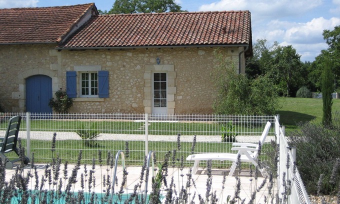 Sourzac Cottage | gite of Las peyras with swimming pool
