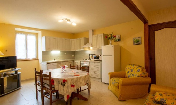 Saint-Crepin-et-Carlucet Cottage | Gite Saint-Crépin-et-Carlucet, 2 bedrooms, 5 persons