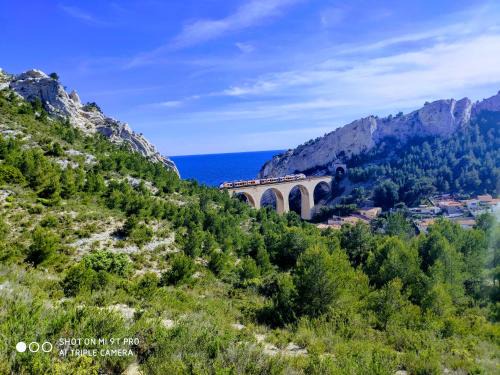 Niolon Apartment | GITE TOUT CONFORT Parc UNESCO des CALANQUES LA VESSE