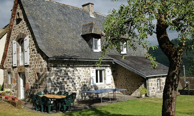 Vic-sur-Cere Cottage | Gite Vic-sur-Cère, 4 bedrooms, 8 persons