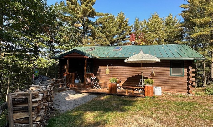 Oxford House | Glacier Lake Haus