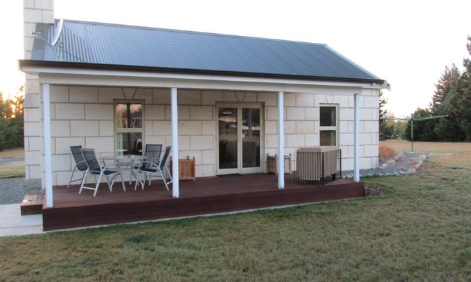 Twizel House | Gladstone Cottage