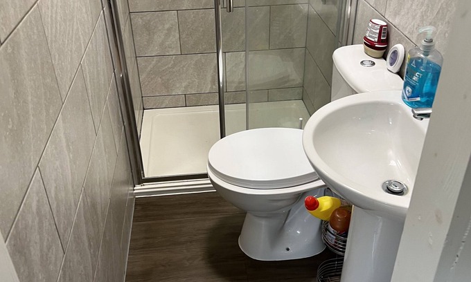 Coventry Apartment | Glamorous fantastic Double room with private toilet
