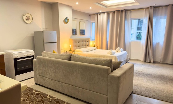 Athens City Centre Condo | Glamorous & Spacious Renovated Apartment, Syntagma
