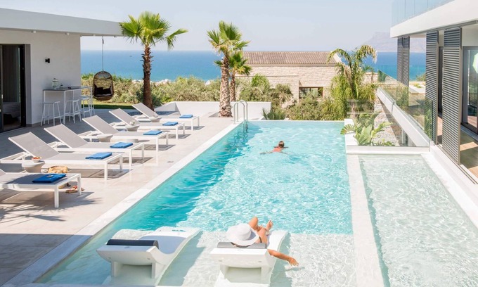 Kissamos Villa | Glamorous Villa with Two Swimming Pools and great view
