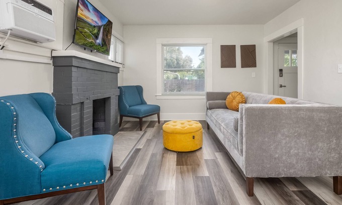 Raisin House | Glamp Tower District Home W/ Fast WiFi & Fire-Pit