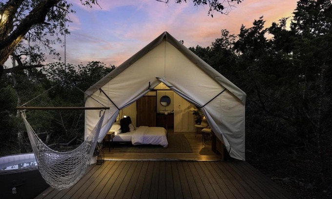 Fredericksburg Other | Glamping at Cherry Cove W/ Hot Tub!