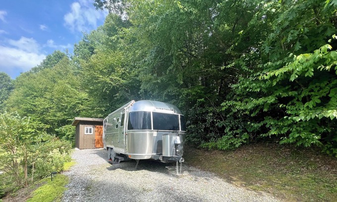 Hendersonville House | Glamping in the mountains