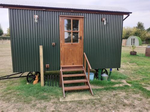 Chippenham House | Glamping in Wiltshire in our luxury Shepherds Hut