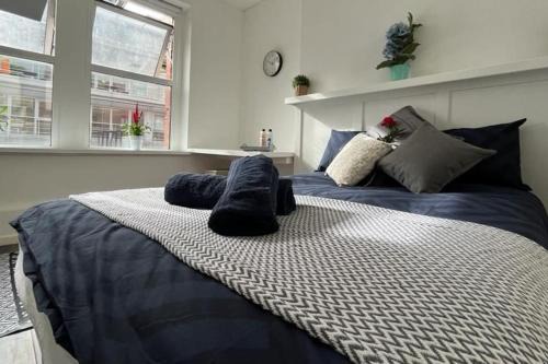 Barbican Apartment | Glasshouse yard studio's F1