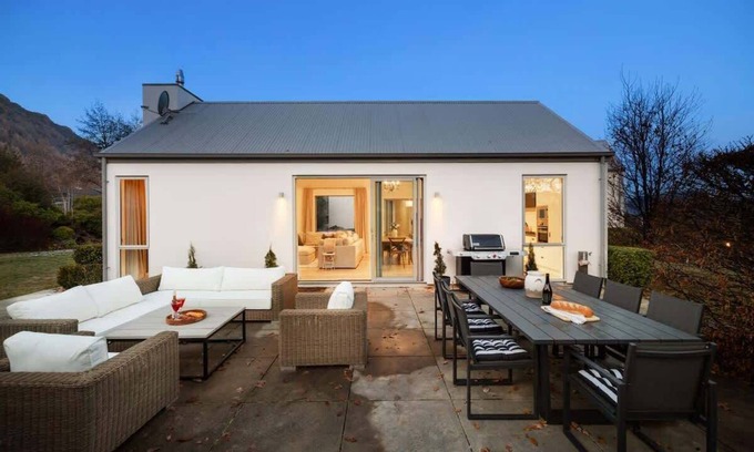 Arrowtown House | Glebe Arrowtown Summa