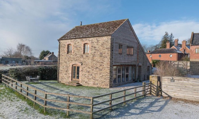 Caynham House | Glebe Barn