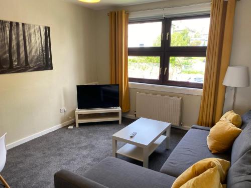 Dunfermline Apartment | Glen Mhor - Beautiful two bedroom apartment Dunfermline
