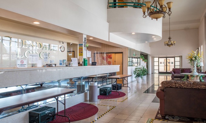 Somerset Hotel | Glendale Hotel