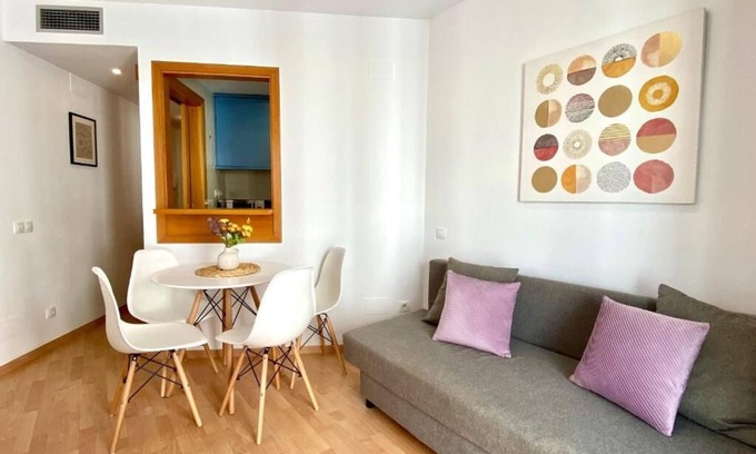 Cambrils Apartment | Global Port Global una habitación, en el centro de Cambrils 29303