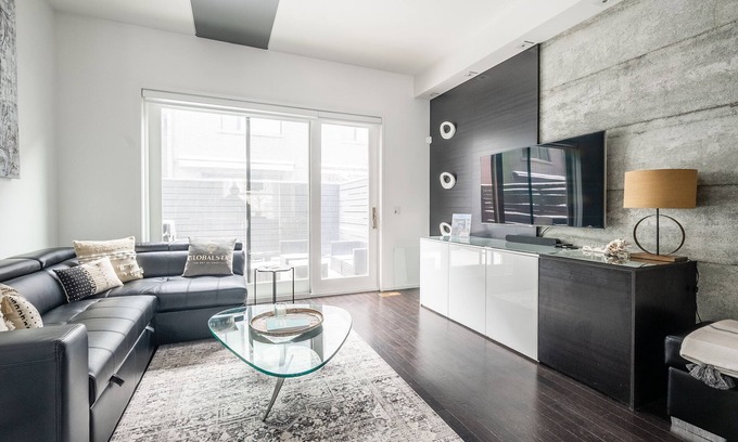 Little Italy Apartment | GLOBALSTAY Luxury Townhouse in Downtown Toronto