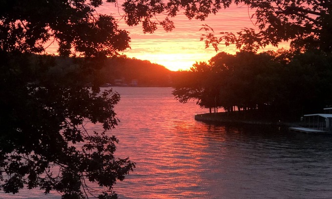 Rocky Mount House | Glory Days Retreat - MM5 Gravois Mills