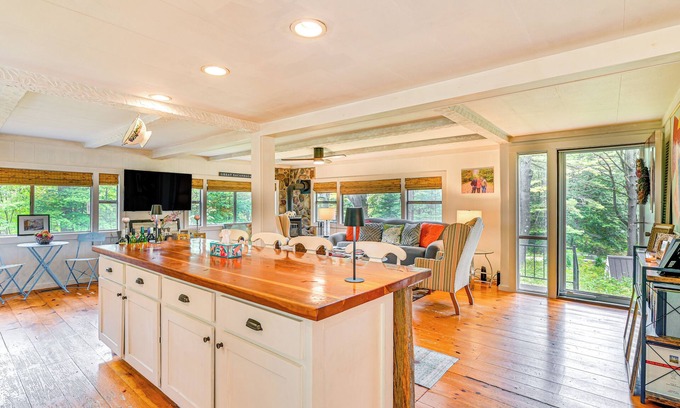 Gloversville House | Gloversville Getaway w/Grill: 5 Mi to Water!