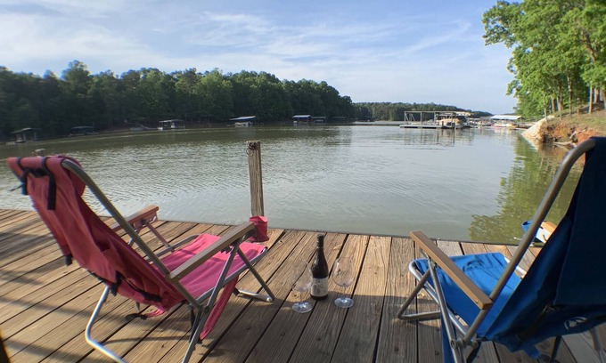 Gumlog House | Go jump in the lake on Lake Hartwell, 34 miles from Clemson