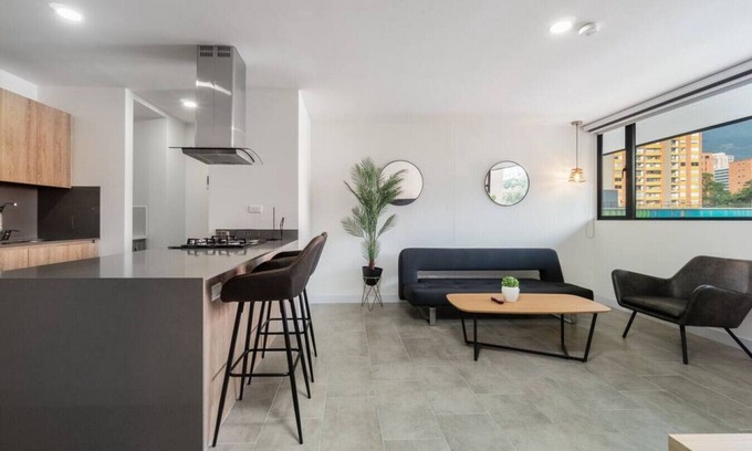 La Aguacatala Apartment | Go Living 402 · Cozy Apt near Milla de Oro with AC, GYM & Co-work
