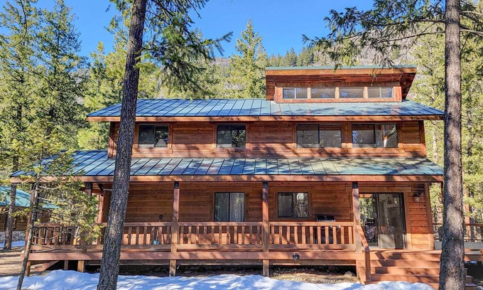 Mazama Cabin | Goat Wall Retreat - Serene Cabin Getaway