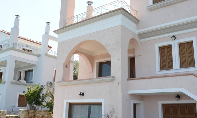 Sourpi Apartment | Goddess Hera Apartment