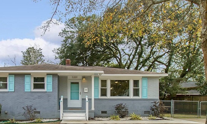 North Charleston House | Going Coastal: Park Circle, walk to restaurants/parks, minutes to downtown
