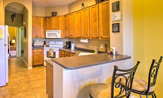 Gold Canyon House | Gold Canyon Townhome w/Golf Course View!