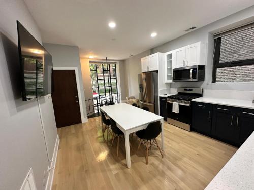 Near North Side House | Gold Coast - Downtown Hideaway