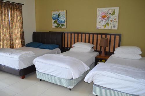 Endah Apartment | Gold Coast Morib Ain Studio