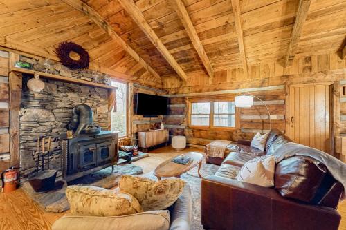 Black Mountain House | Gold Creek Cabin